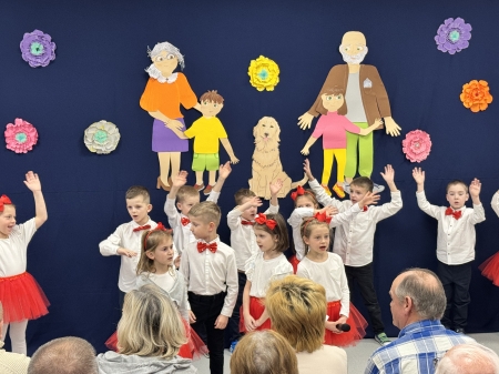 Dzień Babci i Dziadka w grupie 0A