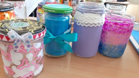 Kreatywny upcykling: Szklane arcydzieła klas piątych