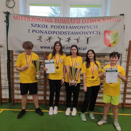 Dwa brązowe medale dla Szkoły Podstawowej w Zakręcie w Mistrzostwach Powiatu  w  Tenisie Stołowym